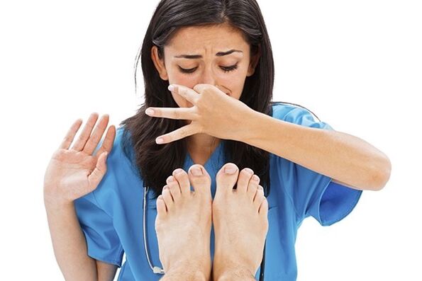 strong foot odor with nail fungus