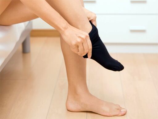 clean socks in the treatment of fungus on the skin of the feet